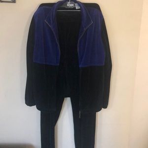 SZ M Ladies Black Velour Active Pant Jacket. EUC
